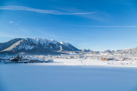 Blick auf Inzell und die Chiemgauer Alpen