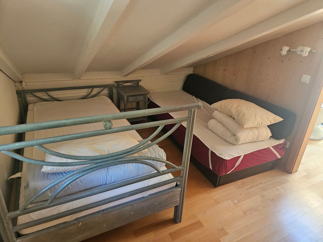 2. Schlafzimmer Südseitig
