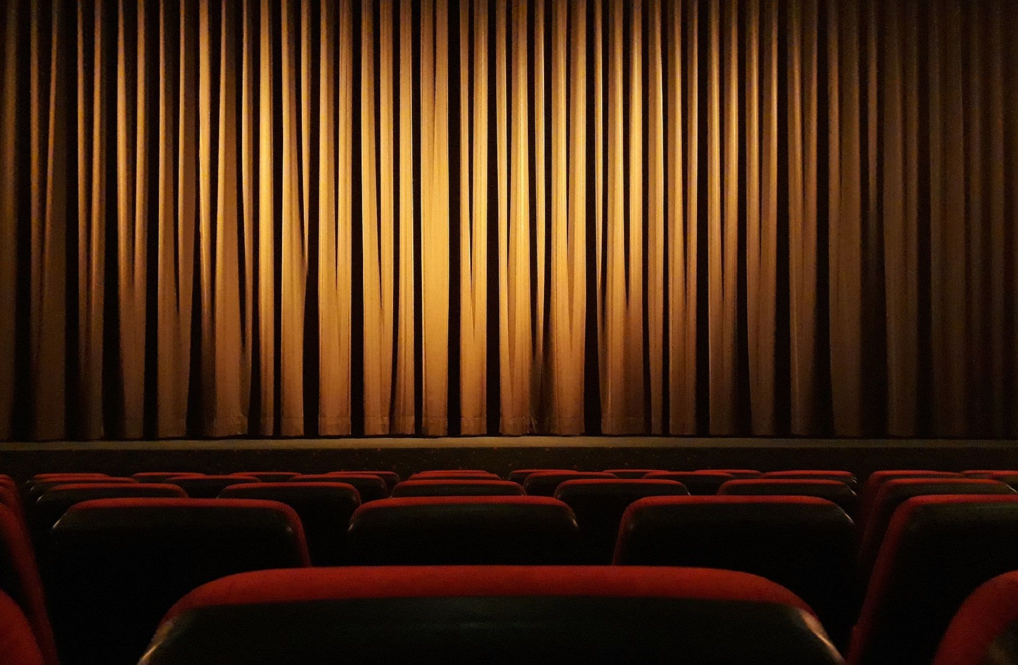 movie-theater-4609877_1920_13