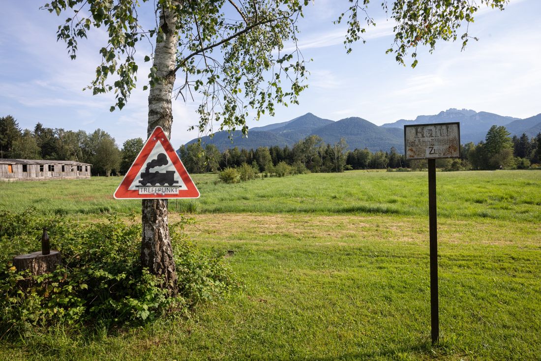 Torfbahnhof im Sommer in Rottau
