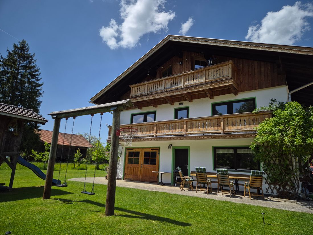 Zuhaus Sitzgelegenheit mit Spielplatz