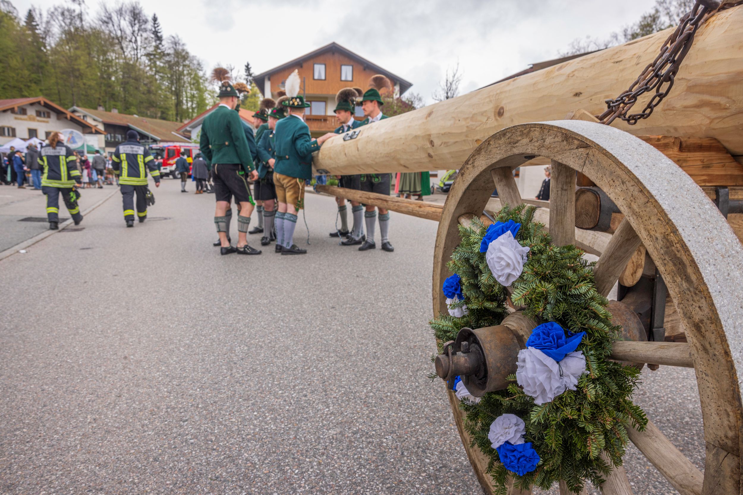 Maibaumaufstellen Siegsdorf