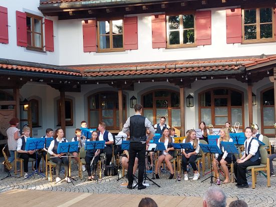 musikalischer-sommerabend-13072022-jugendkapelle-und-gtev-siegsdorf-havel-ok-2_1