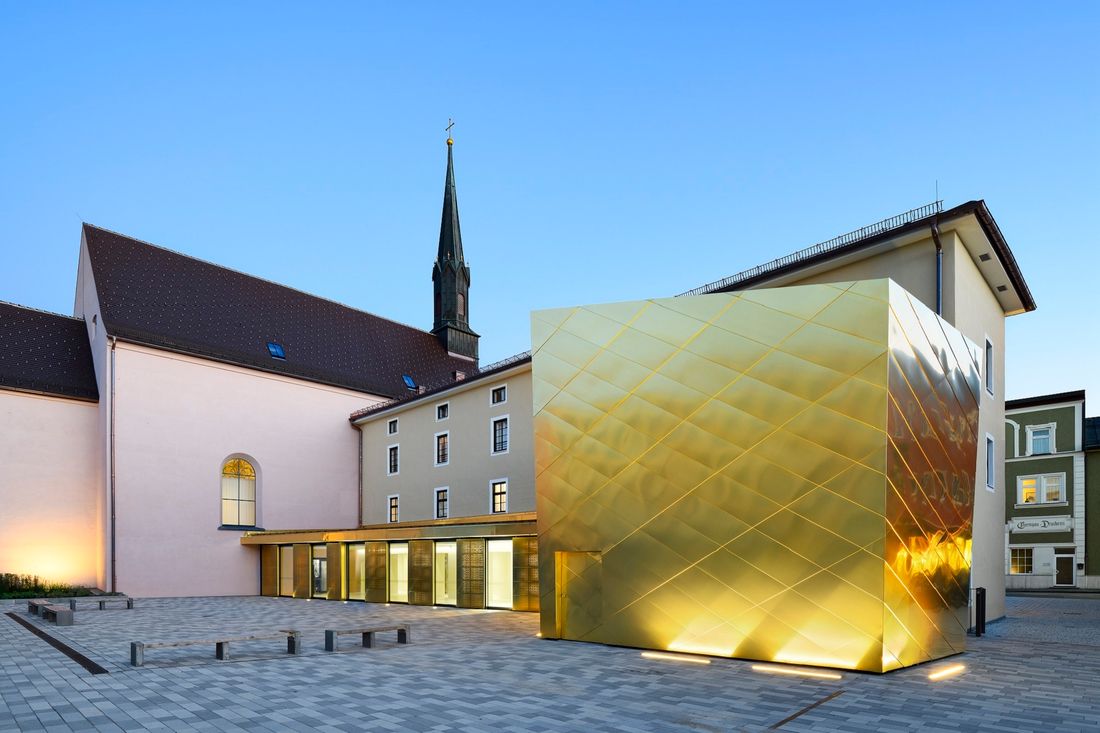 kulturforum-klosterkirche-goldener-anbau-stadt-traunstein_7_13_5