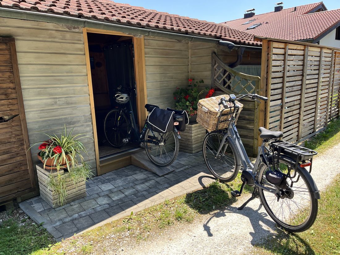 Fahrradraum mit E-Ladestation